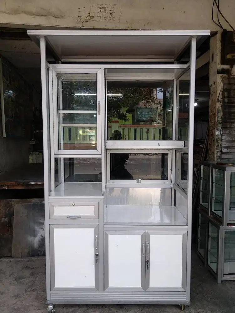 Gerobak tahu Krispy, otak otak, dll