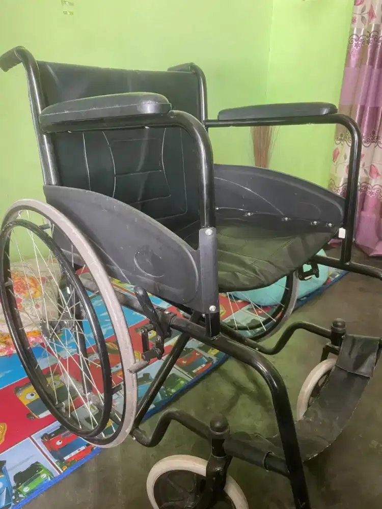 KURSI RODA kondisi like new