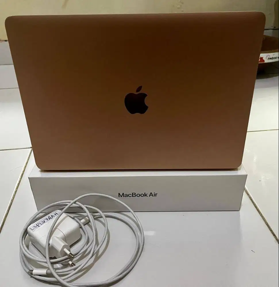 Macbook Air Retina 2020 Rode Gold core i5 8GB SSD 256GB 13 inch
