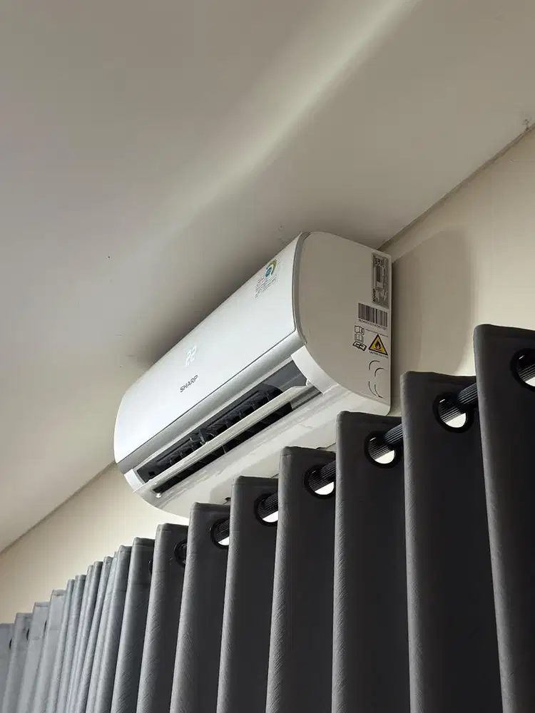 Ac Sharp 1/2PK masih ada Garansi