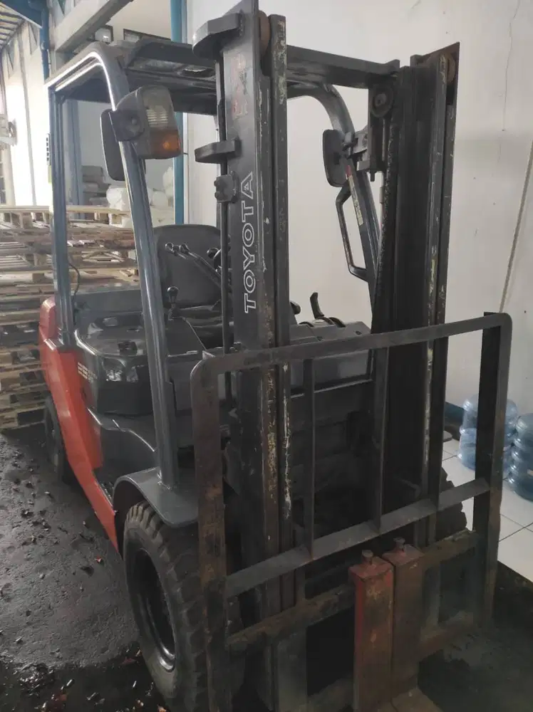JUAL FORKLIFT TOYOTA 8 SERIES KAPASITAS 2.5 TON