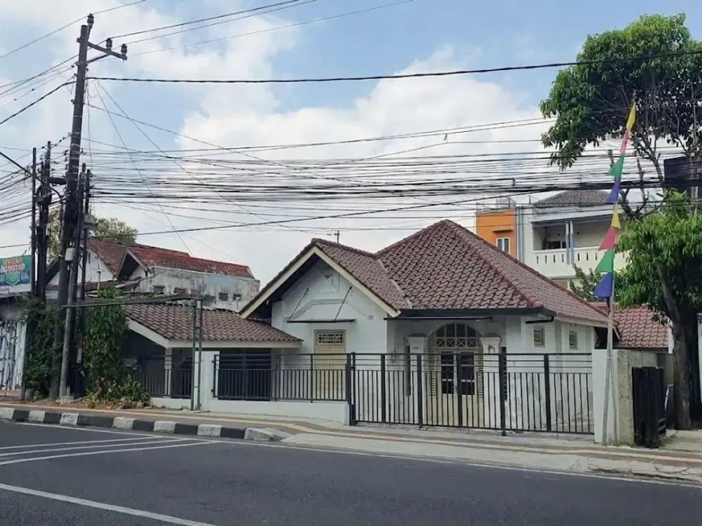 Disewakan Rumah Kolonial Tengah Kota, Dekat Tugu Jogja - IS