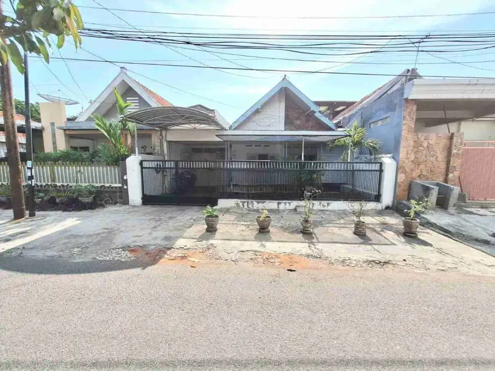 Dijual cepat rumah di pucang sawit surabaya