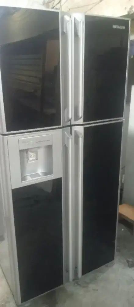 Kulkas hitahchi 4pintu