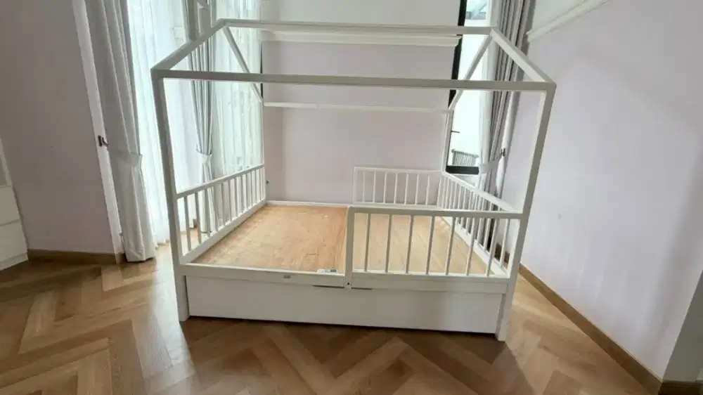 Dipan atau tempat tidur anak