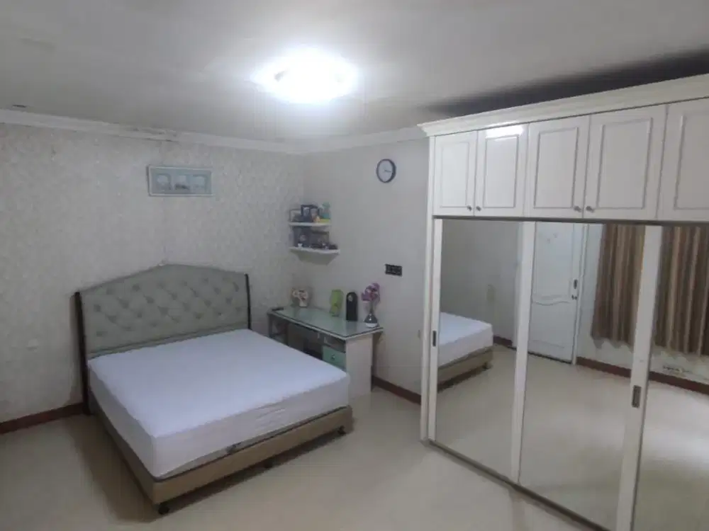Rumah Bagus Siap Huni Rapi 5+1KT Cluster Barcelona Palem Semi Lippo Karawaci