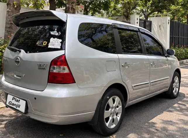 Nissan Grand livina 2011 Bensin