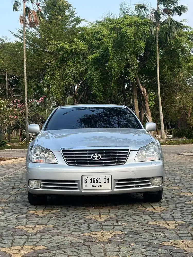 Rare gan, masih oke bgt ni mobil Toyota Crown Royal Saloon 2007 Bensin