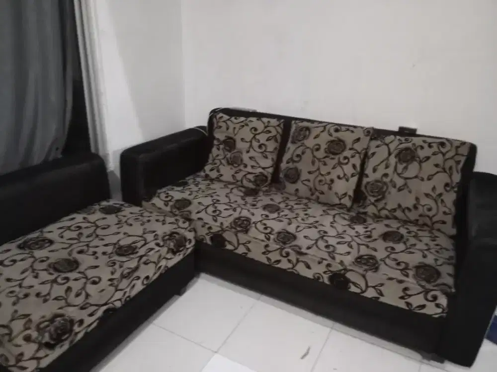 Sofa masih bagus dn besar