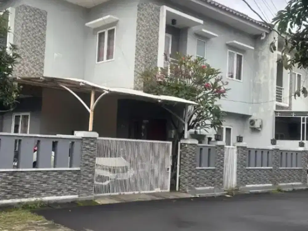 DIJUAL TURUN HARGA RUMAH 2 LT SEMI FURNISHED DI CIPAYUNG JAKARTA TIMUR