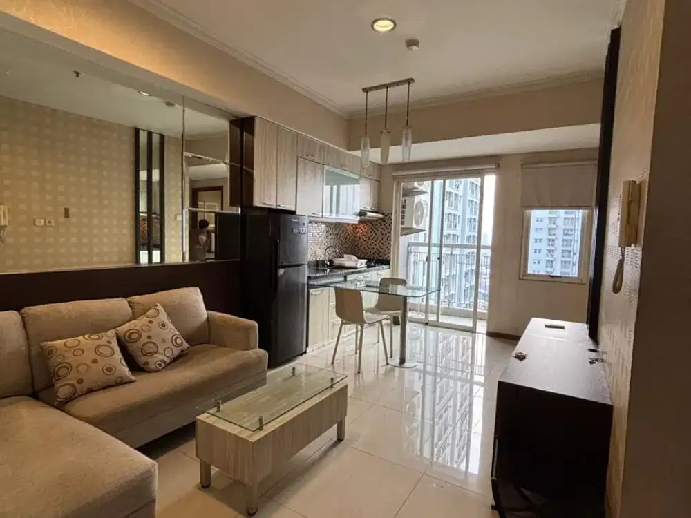 Disewakan Apartemen Royal Medit 2+1 Bedrooms Terawat Siap Huni di Tanjung Duren Jakarta Barat