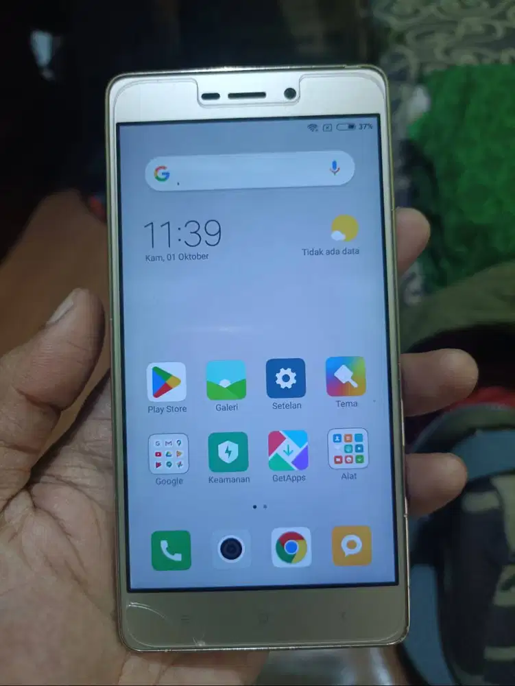 Xiaomi Redmi 3 Orisinil pemakain dari beli bari LCD dan Baterai ORI