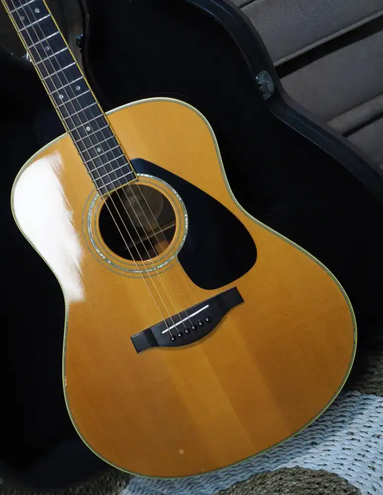 Gitar Yamaha RARE