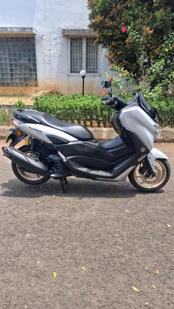 (A) NMAX New 155 Abs Keyless tahun 2022