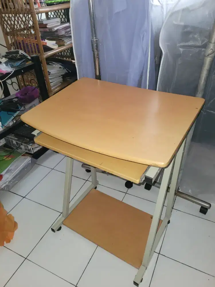 Dijual Meja komputer