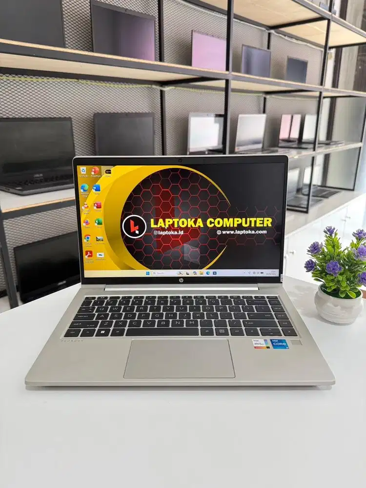 Di jual laptop hp core i5 gen11 ram 8gb ssd 256gb