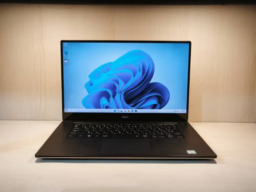 Dell XPS 15 9550 Touchsceen Resolusi 4K 100% sRGB Core I7 Dual GPU