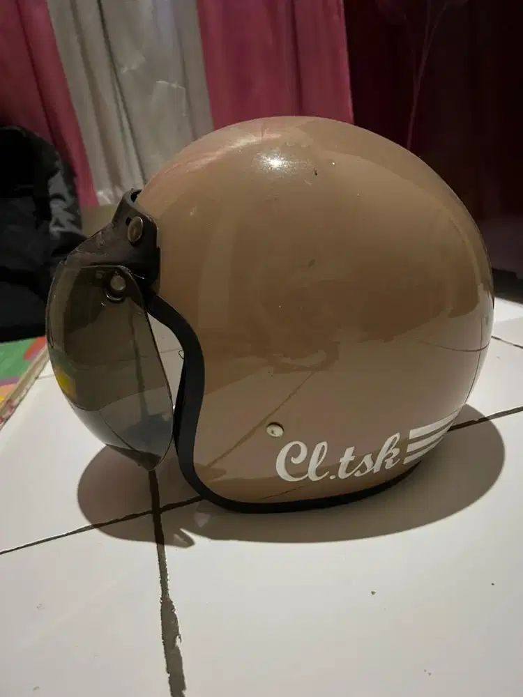 Helm bekas seperti baru