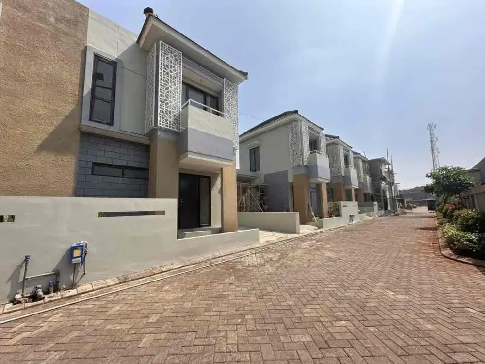 Modern Rumah 2 Lantai Sukun Kota Malang