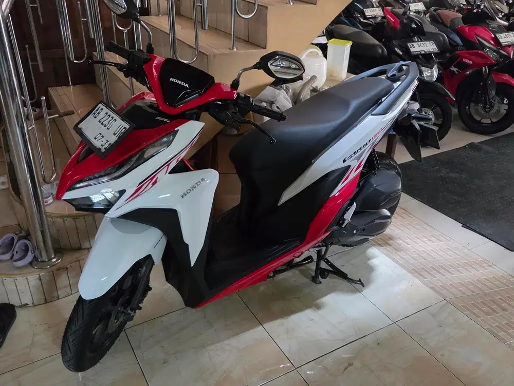 Vario 150 keyless 2021 merah putih nyezz mulus Gbm