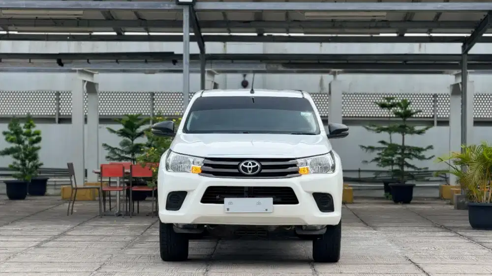 TOYOTA HYLUX 2.4 EXSTRA CABIN, PUTIH 2018