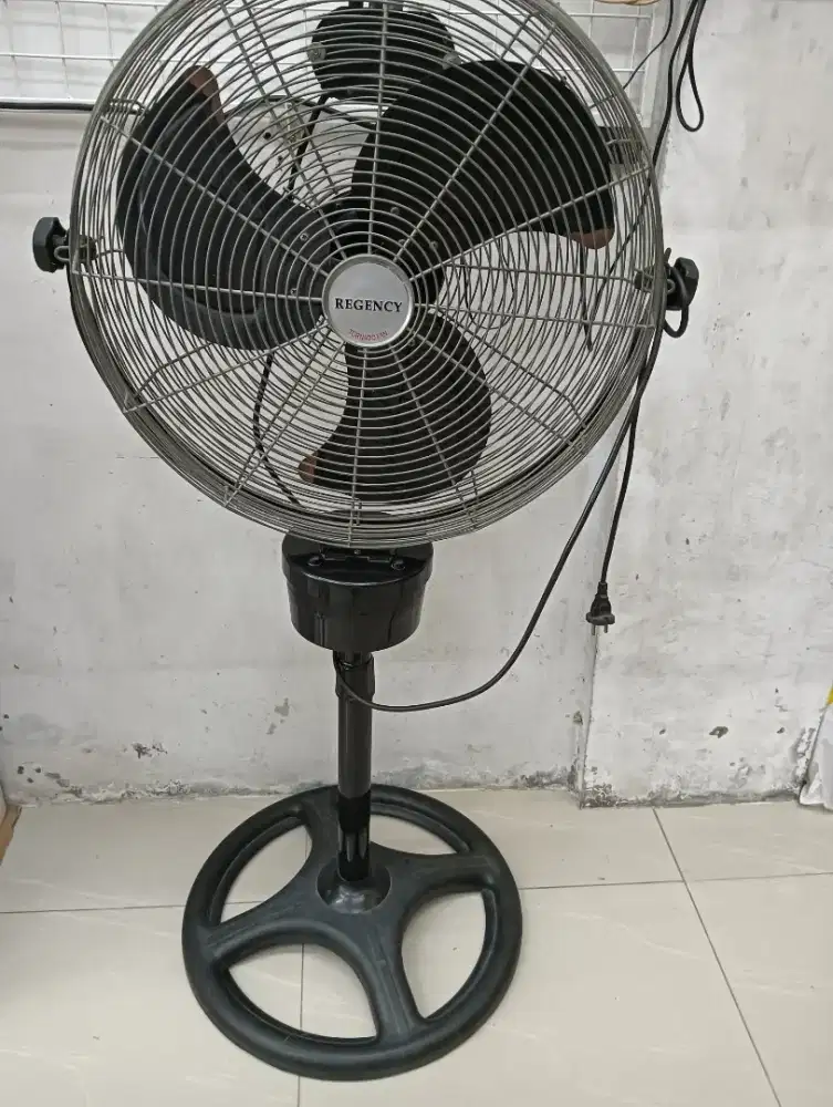 Kipas Angin Regency Tornado Jumbo 20 Inch Angin Kencang Bisa Swing