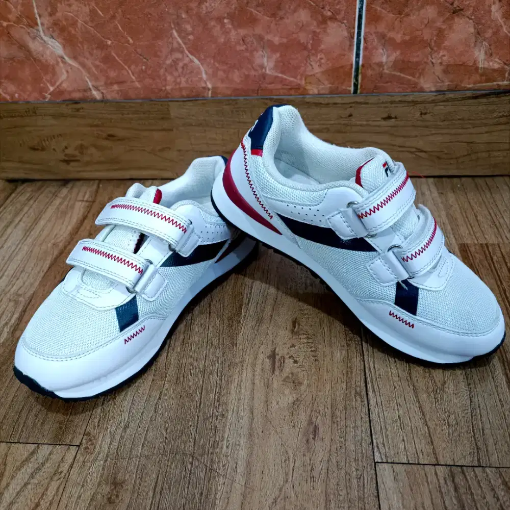 Sepatu Fila anak laki laki asli ori 100%