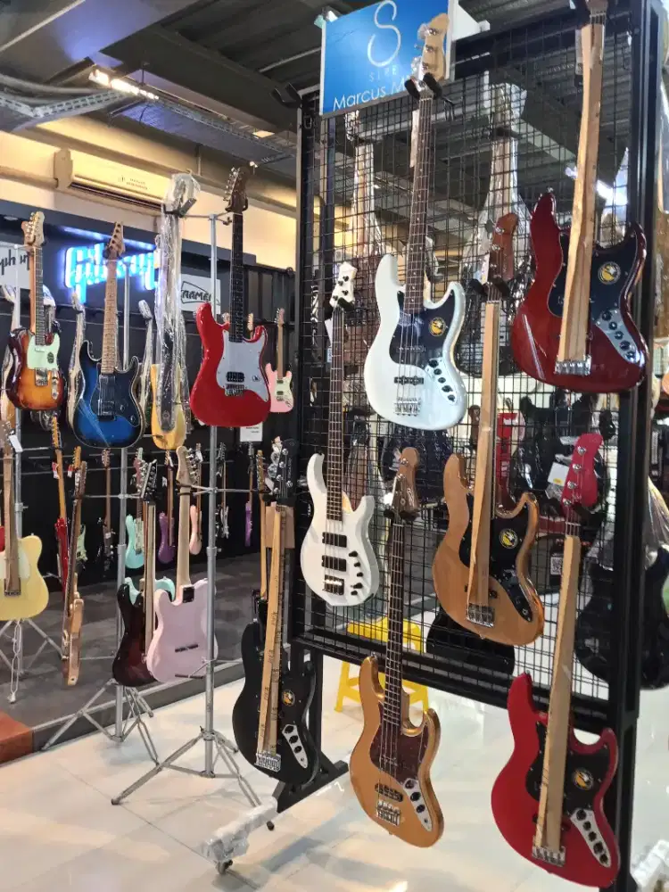Alat Musik Gitar Baru HM