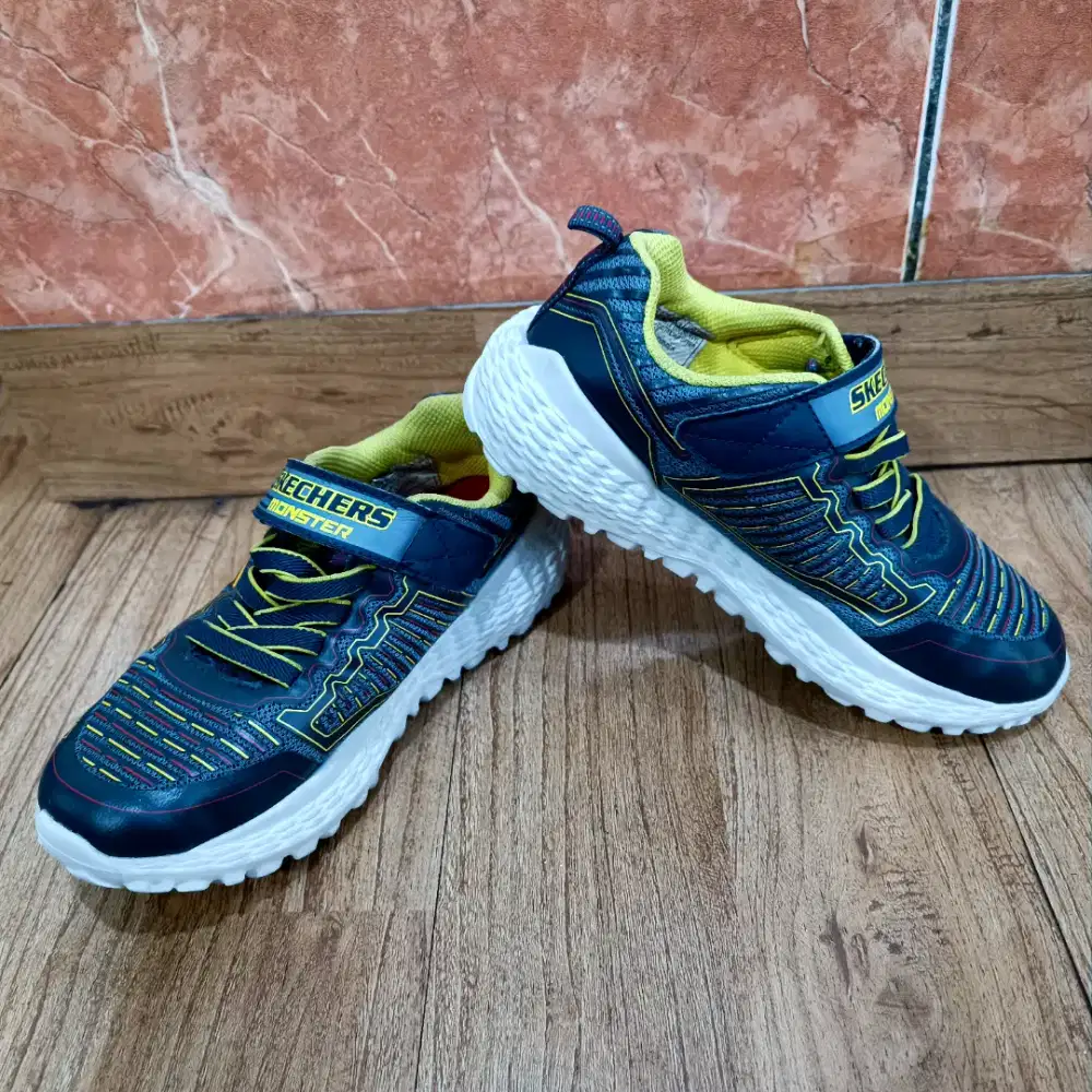 Sepatu anak laki laki merk skechers ori 100%