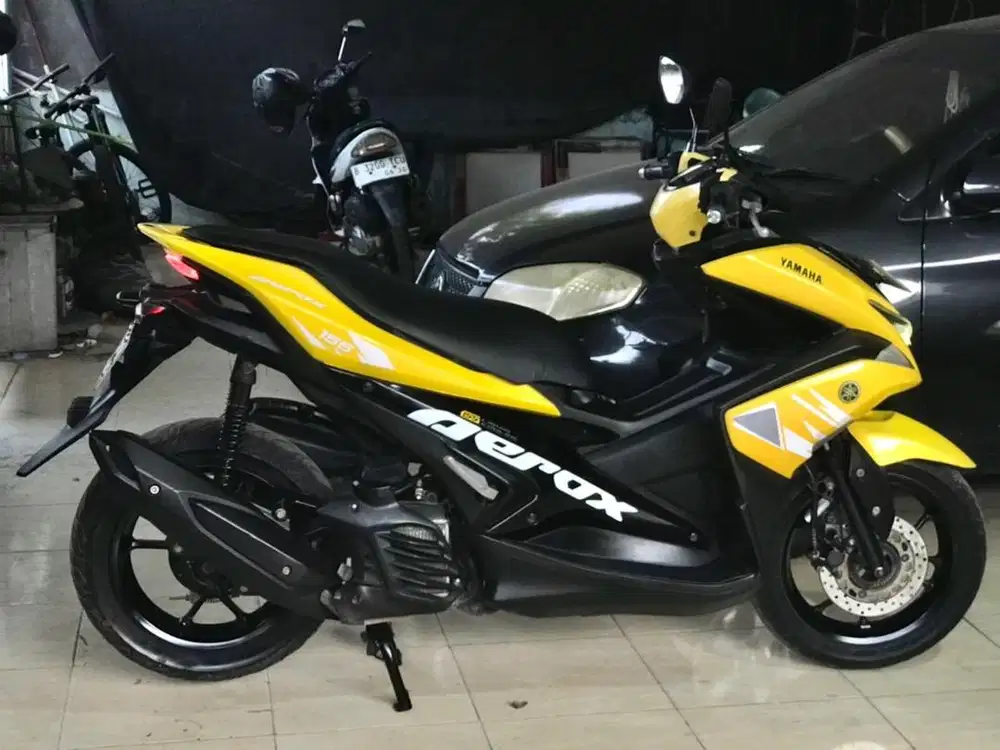 Yamaha Aerox VVA Asli Kuning