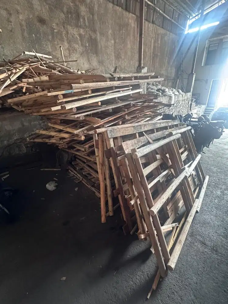 Kayu bekas palet triplek
