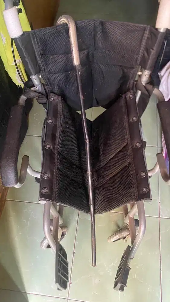 Kursi roda buat orang sakit