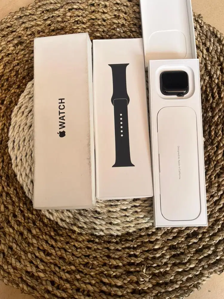 Apple watch series se 3 40mm black garansi