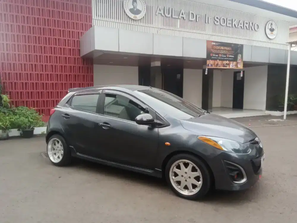 Mazda 2 HB R MT 2011