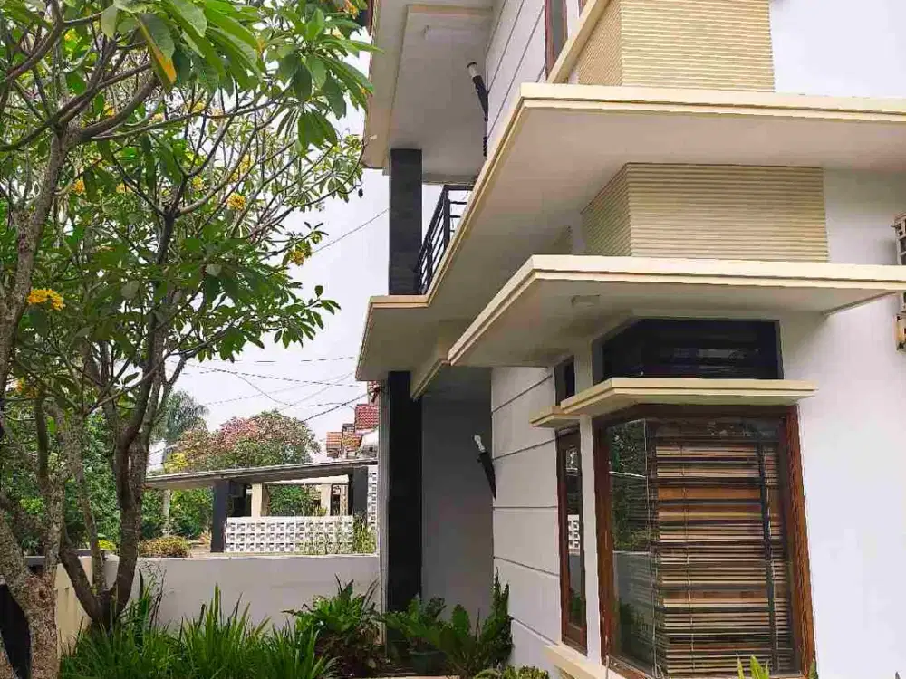 Bukit Cimanggu City di Jalan Boulevard