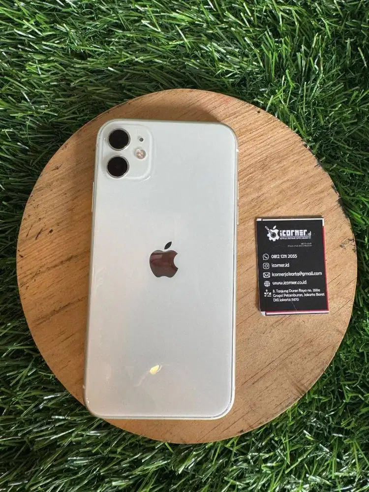 iPhone 11 64 GB | White | All Operator | Original Second | Garansi