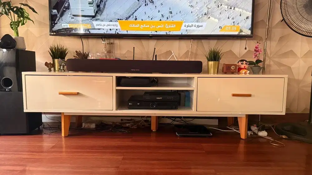 MEJA TV MINIMALIS