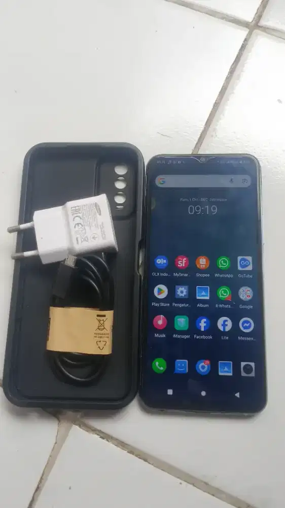 Vivi y12s ram 3/32gb + charger.