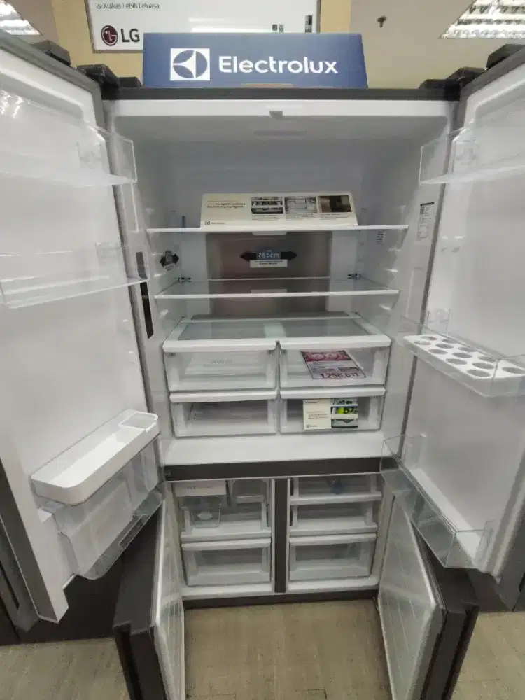 Kulkas Electrolux Multidoor Inverter+ dispenser