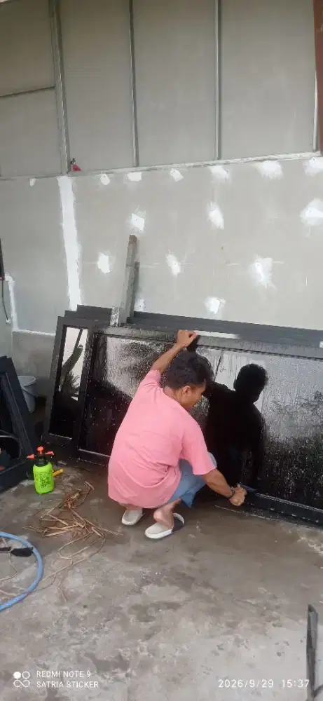 Kaca film unt pintu kaca & jendela rumah anda.
