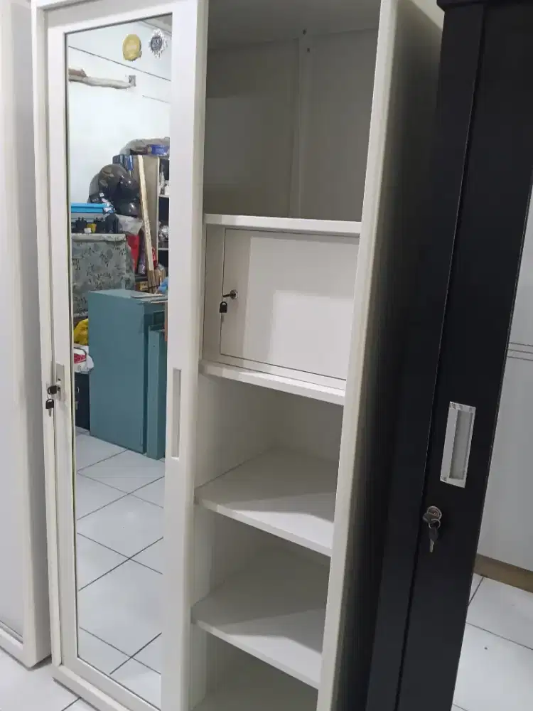 Lemari pakaian Besi uk 90x50x185... TOP BRAND! Kualitas bagus