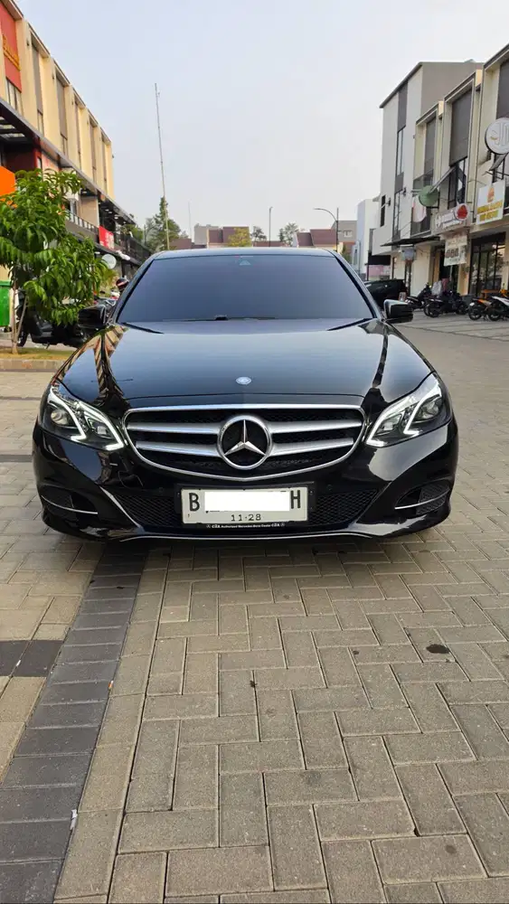 DIJUAL: Mercedes-Benz E250 W212 Facelift Nov 2015 Black on Brown