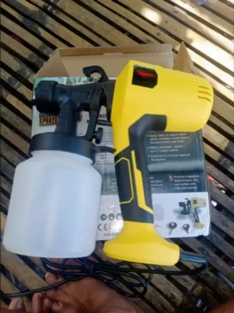 Spray gun alat semprot cat.