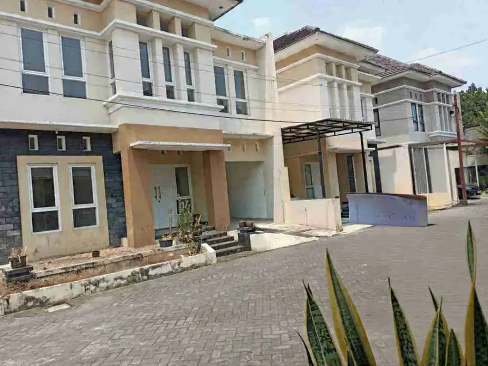 Rumah Modern 2 Lantai Dalam Perumahan Di jl. Kaliurang km 7 Dekat Pakuwon Mall,   Kampus UGM Dan Pusat Kota Jogja