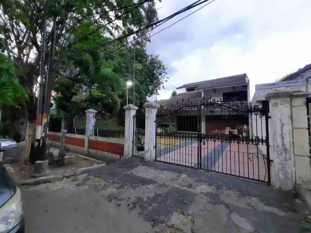 Dijual Murah Rumah di Raya Tenggilis Surabaya Timur