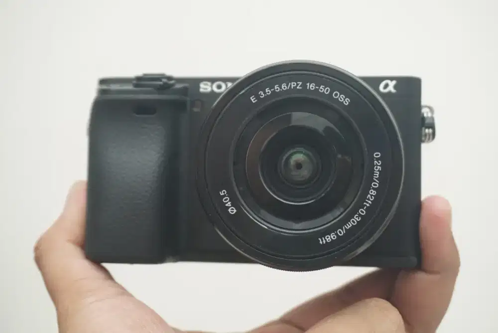 SONY A6400 KIT SC 2xxx Lensa 16-50mm OSS A 6400 Mirrorless Kamera