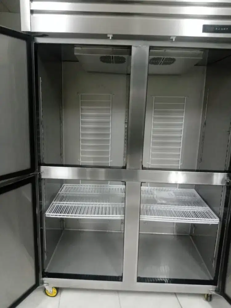 Upright 4 pintu skipio