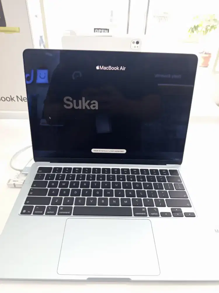 MacBook Air 13,6inci 512GB