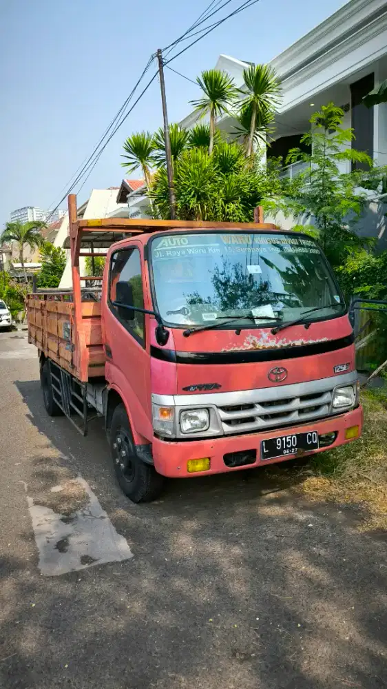 Jual cepat Toyota Dyna ban 6 tahun 2005 kilometer 76819 asli