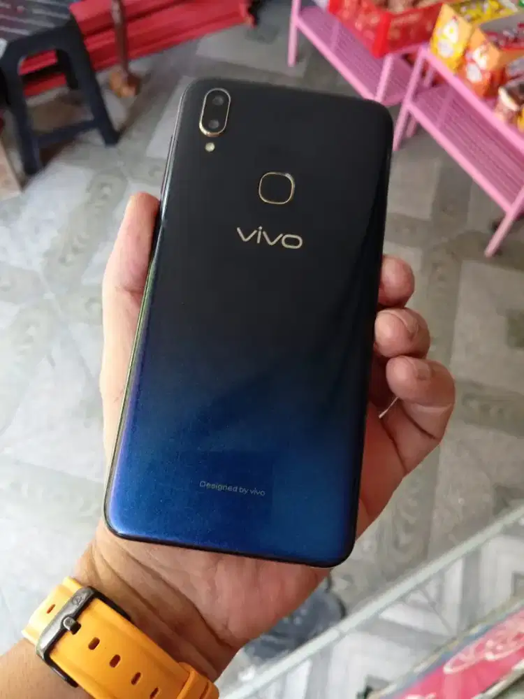 Hp Vivo v 11 Ram 6/ 64 masih mullus